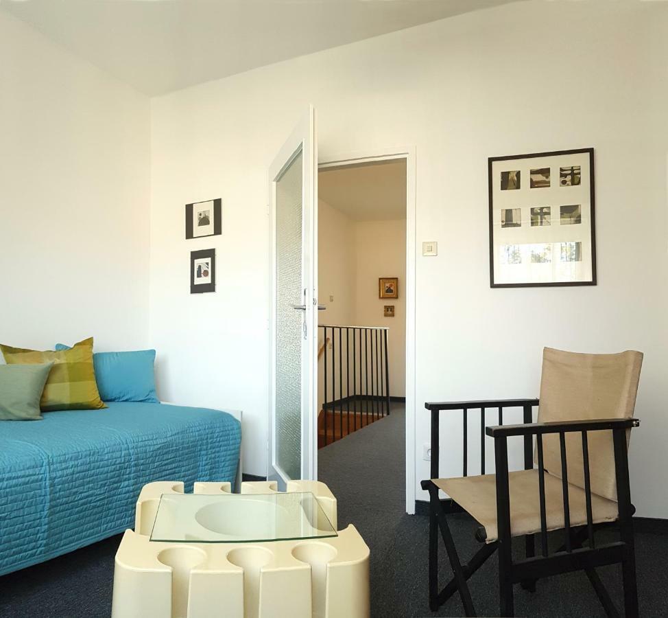 Gem Of Midcentury Design Appartamento